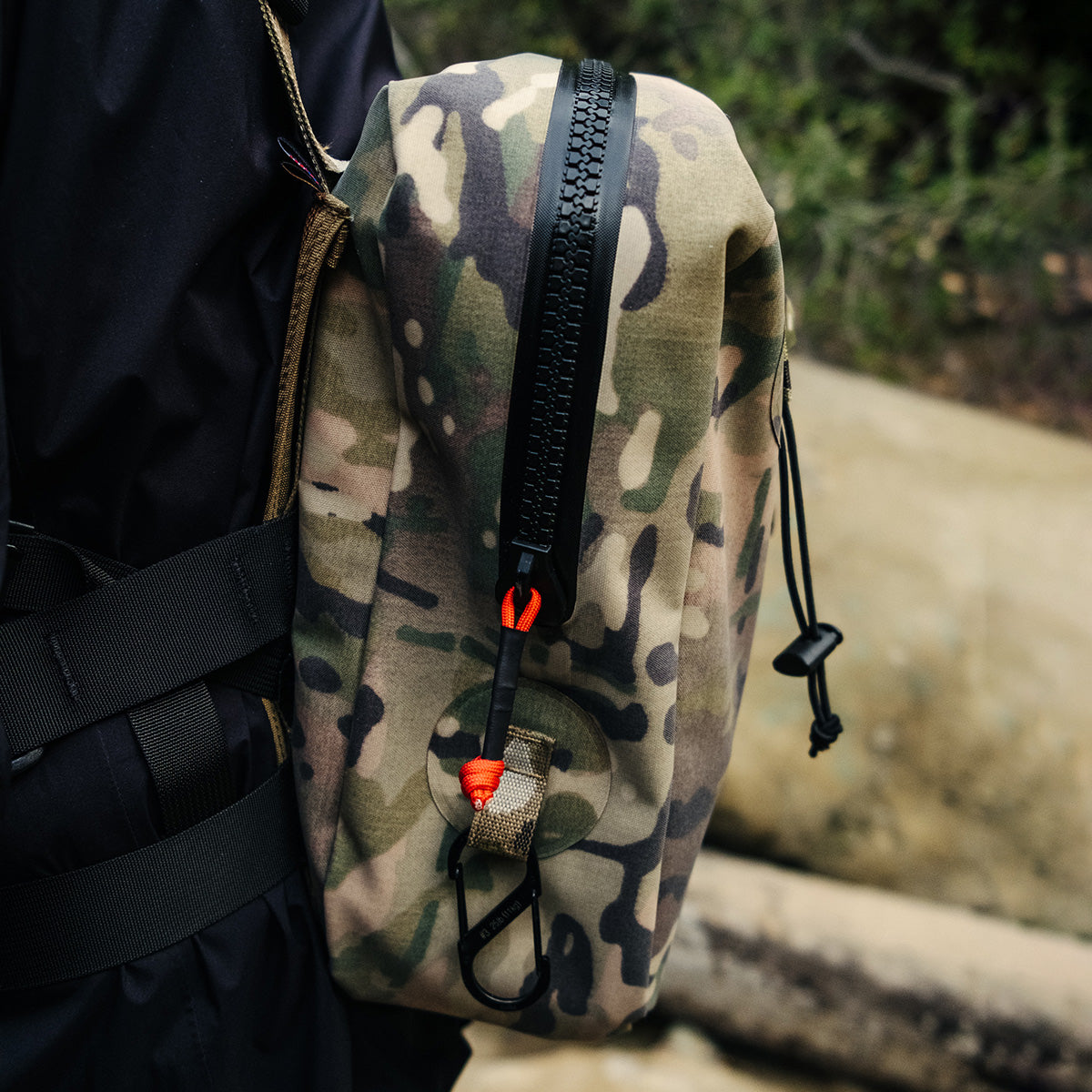 T.O.A.D. 13L DRY LUMBAR FAST PACK | BLK